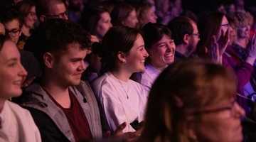 Concert Gjon's Tears, piano voix, Nouveau Monde 