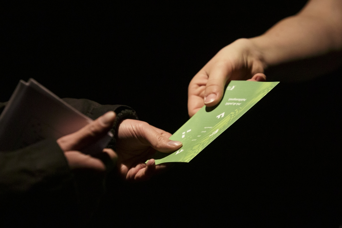 Photo prétexte FIFF19 2019 billet suspendu