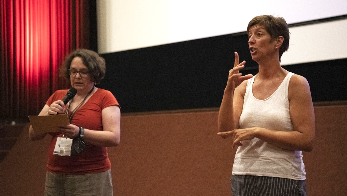 Présentation en langue des signes française au FIFF21 ©Pierre-Yves Massot